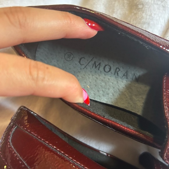 90’s Elegant Burgundy Platform Loafers with stud Detail - Picture 4 of 5